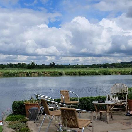 Inverloddon Bed And Breakfast, Wargrave Reading Exteriör bild